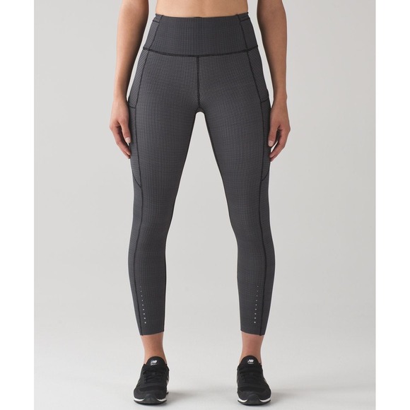 lululemon athletica Pants - Lululemon Womens Fast and Free Tight 25" Reflective Pocket Running Workout Sz 4